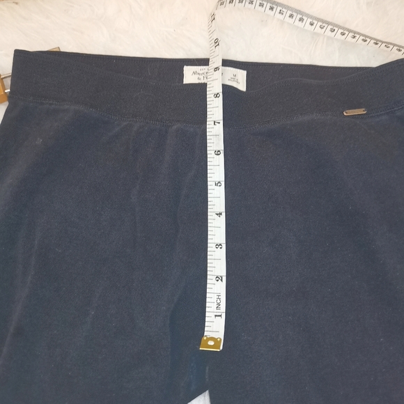 Abercrombie & Fitch black leggings - Picture 6 of 8
